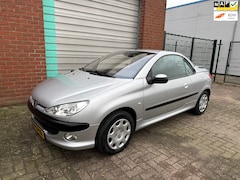 Peugeot 206 CC - 2.0-16V Clima Bj:2002 NAP