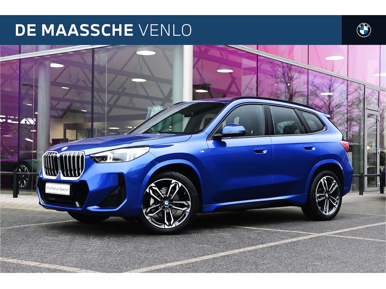 BMW X1 - sDrive18i M Sport Automaat / Trekhaak / Sportstoelen / Achteruitrijcamera / M Adaptief ond - AutoWereld.nl