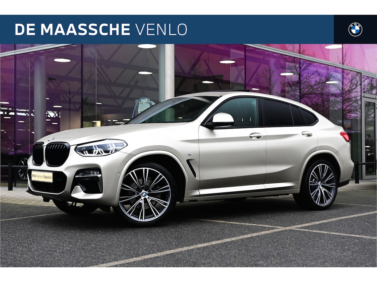 BMW X4 - xDrive20i High Executive M Sport Automaat / Panoramadak / Trekhaak / Sportstoelen / Adapti - AutoWereld.nl