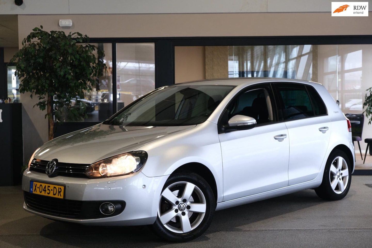 Volkswagen Golf - 1.2 TSI Team DSG Cruise Radio PDC - AutoWereld.nl