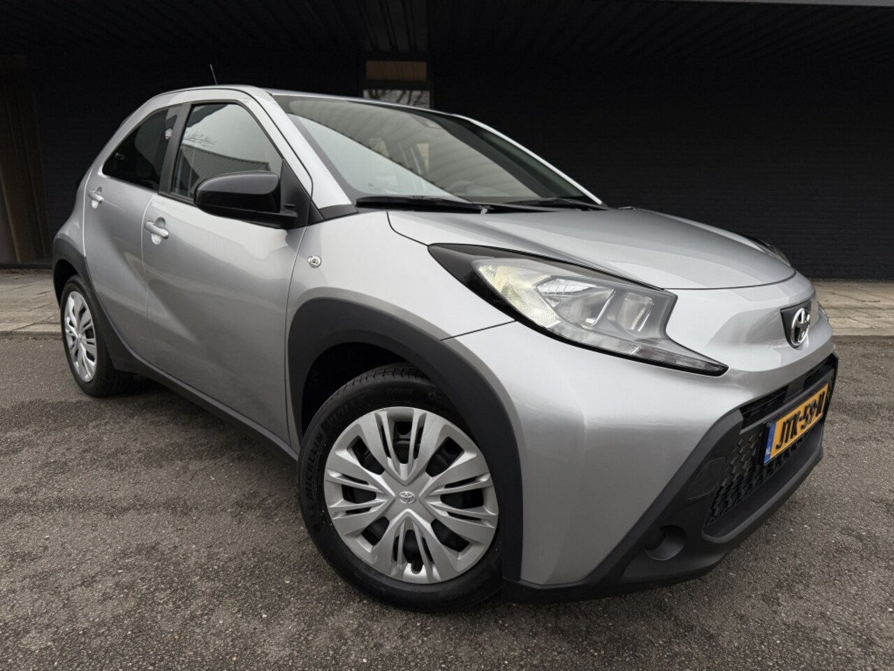 Toyota Aygo X - 1.0 VVT-i MT 1.0 VVT-i MT - AutoWereld.nl