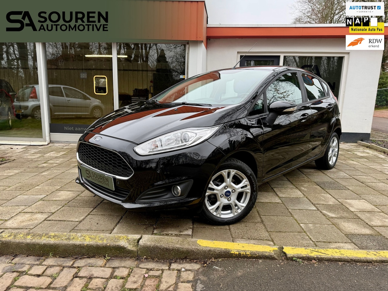 Ford Fiesta - 1.0 Style Ultimate / Navigatie / Cruise / PDC achter / Alu velgen / - AutoWereld.nl