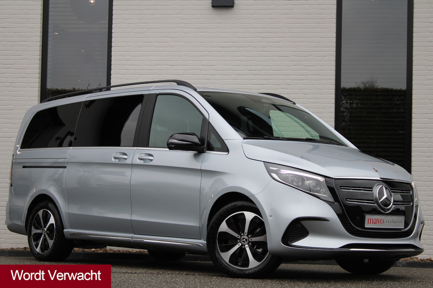 Mercedes-Benz EQV - 300 L2 / AMG / New Model / Luchtvering / 7-Persoons / Burmester / Electr Stoelen / Vol Opt - AutoWereld.nl