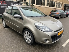 Renault Clio - 1.6 Night & Day 5- deurs Automaat