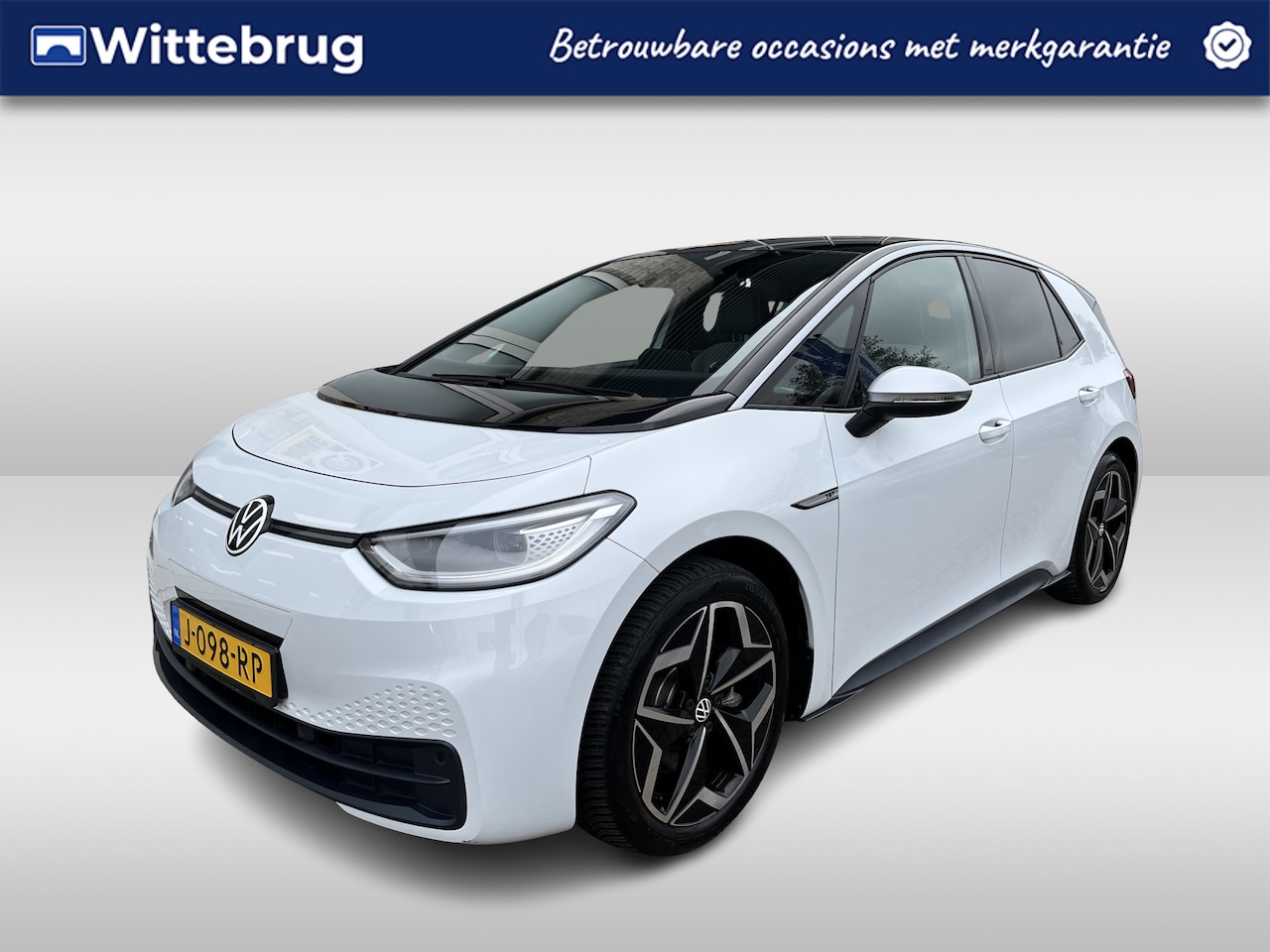 Volkswagen ID.3 - First Plus 58 kWh / TREKHAAK/ CAMERA/ PARK. SENSOREN/ IQ. LIGHT/ DIGITAL DASHBOARD/ APP CO - AutoWereld.nl