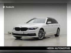 BMW 5-serie Touring - 520i High Executive | Sportline | Panorama | Comfortzetels | 19" | Camera | Driving Assist