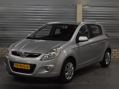 Hyundai i20 - 1.2i Dynamic Version + Airco|TREKHAAK|