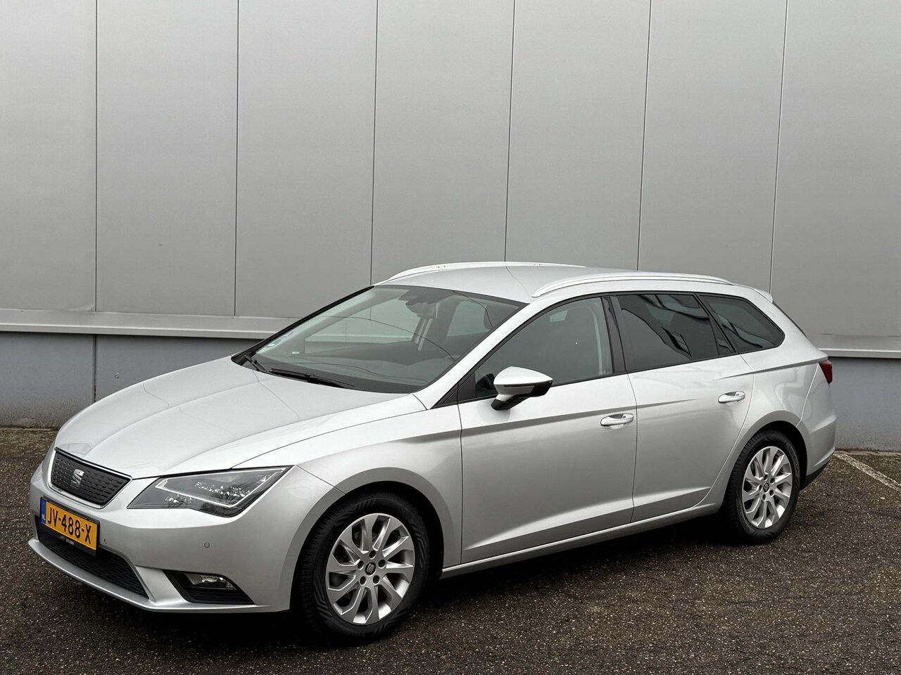 SEAT Leon ST - 1.0 EcoTSI Style Connect Navi Camera DAB Apple Carplay Full LED Trekhaak LM Velgen - AutoWereld.nl