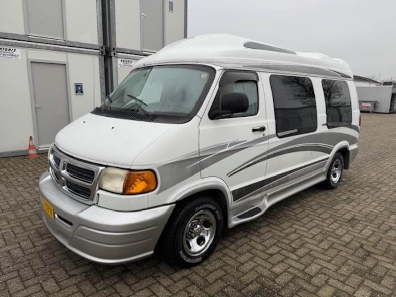 Dodge Ram 1500 - Ramcharger Camper 5.2 V8 Nette staat 92.000 Mijl !! - AutoWereld.nl