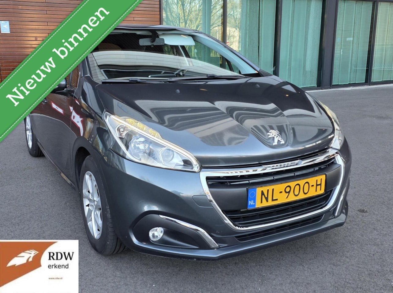 Peugeot 208 - 1.2 PureTech 2016 Airco/RIEM VV/NAVI/APK04-26 - AutoWereld.nl