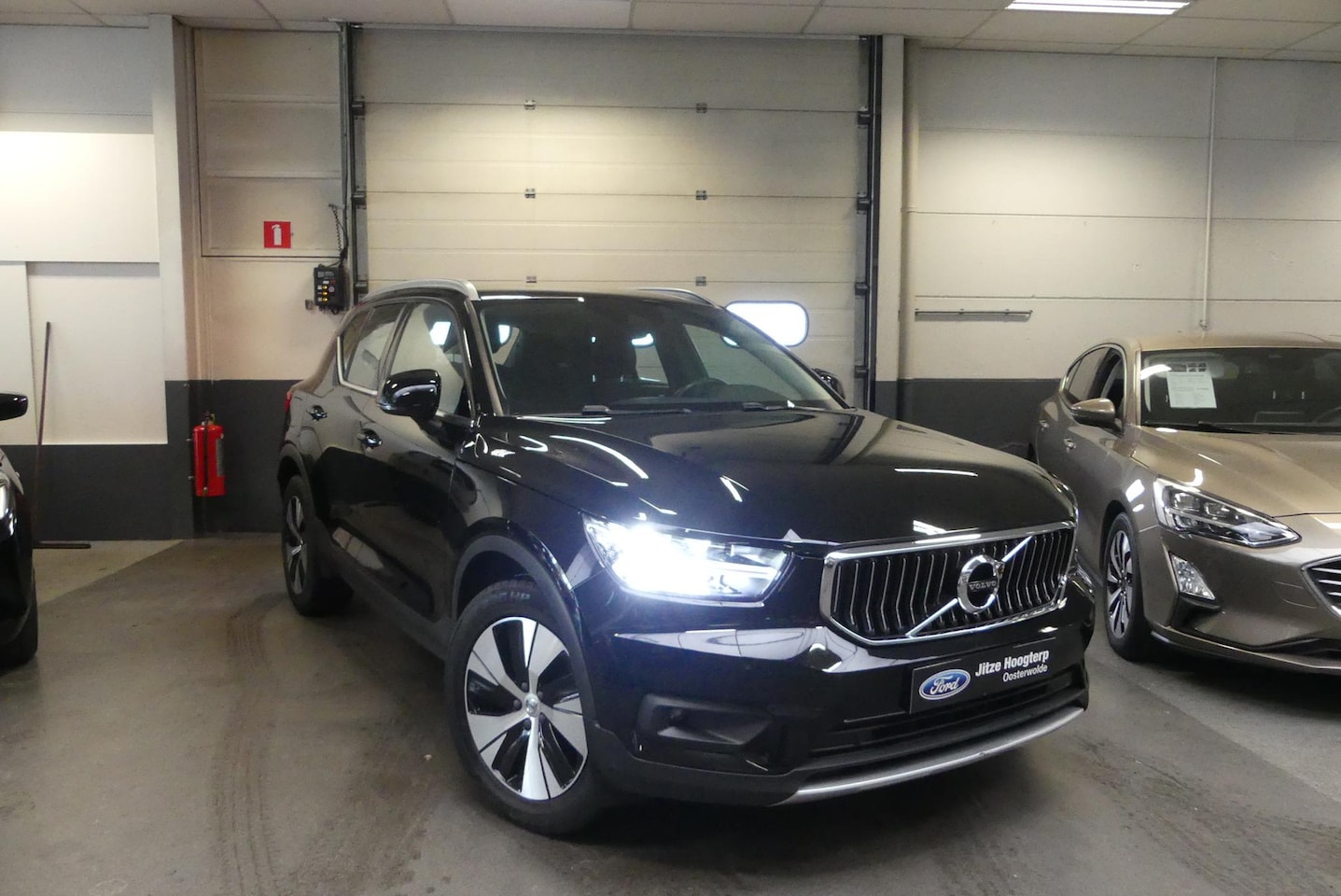 Volvo XC40 - 1.5 T5 Recharge Business Pro ELEKT. ACHTERKLEP, ADAPT. CRUISE, CLIMA, NAVI, PDC, DAB, LANE - AutoWereld.nl
