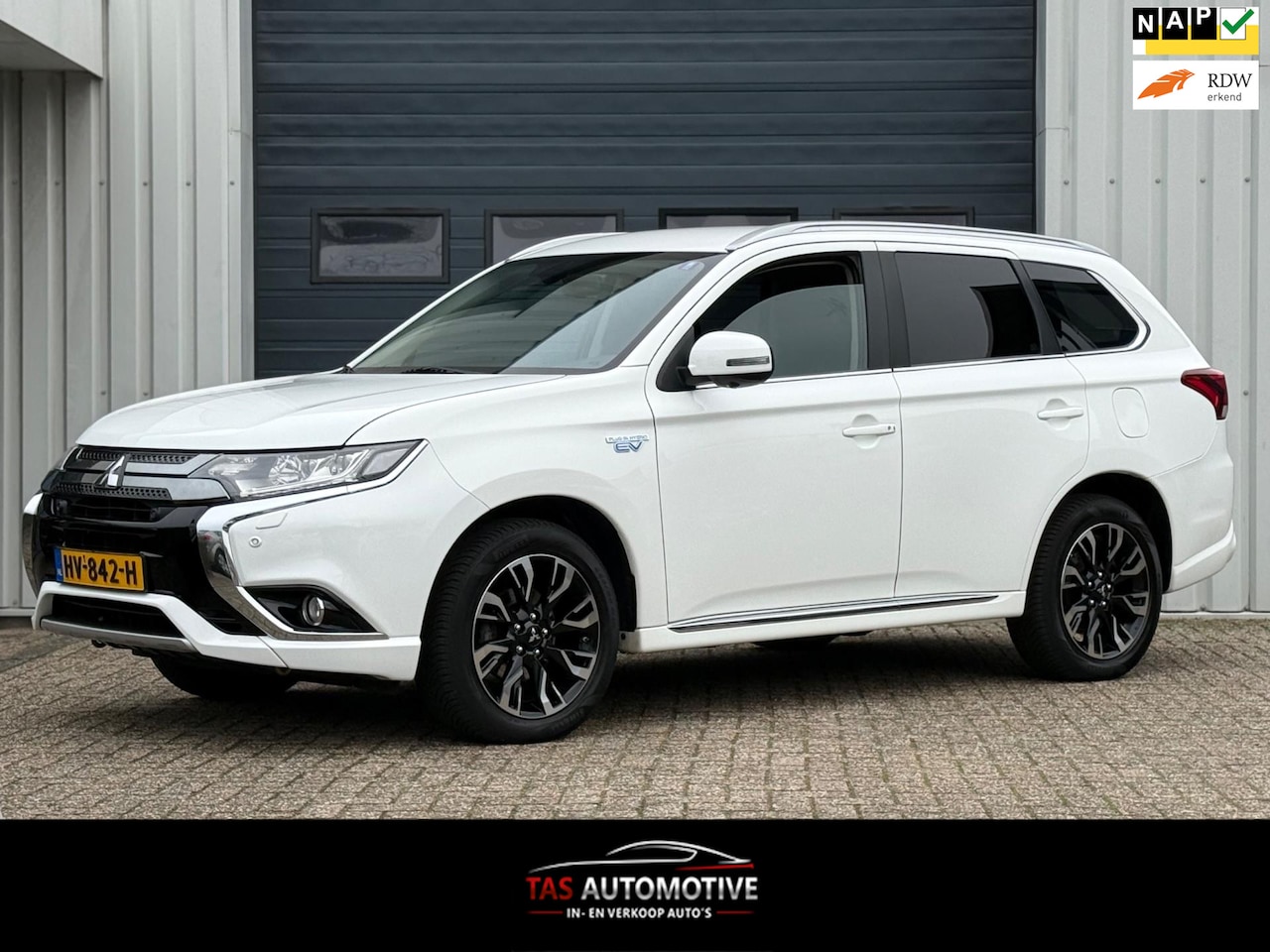 Mitsubishi Outlander - 2.0 PHEV instyle NAVI / PDC / CRUISE - AutoWereld.nl