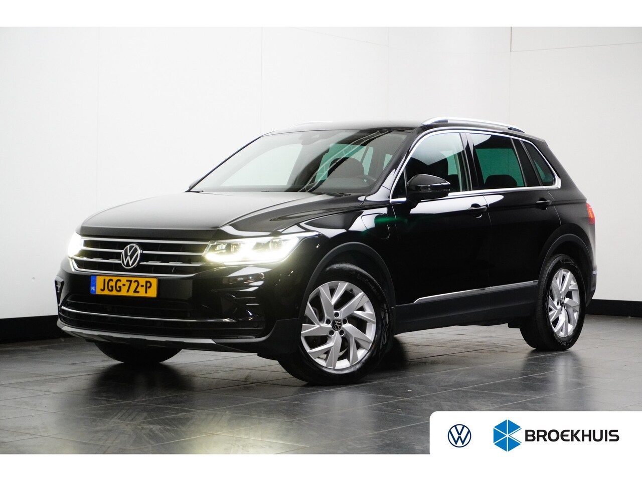 Volkswagen Tiguan - 1.4 TSI 245PK eHybrid Elegance | Achteruitrijcamera | Trekhaak elektrisch uitklapbaar | Vo - AutoWereld.nl