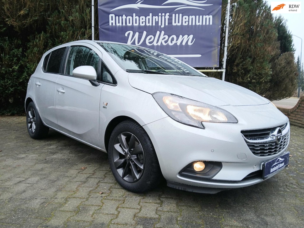 Opel Corsa - 1.4 120 Jaar Edition VOL Automaat, Airco, LM velgen, Navi, Metallic, enz. - AutoWereld.nl