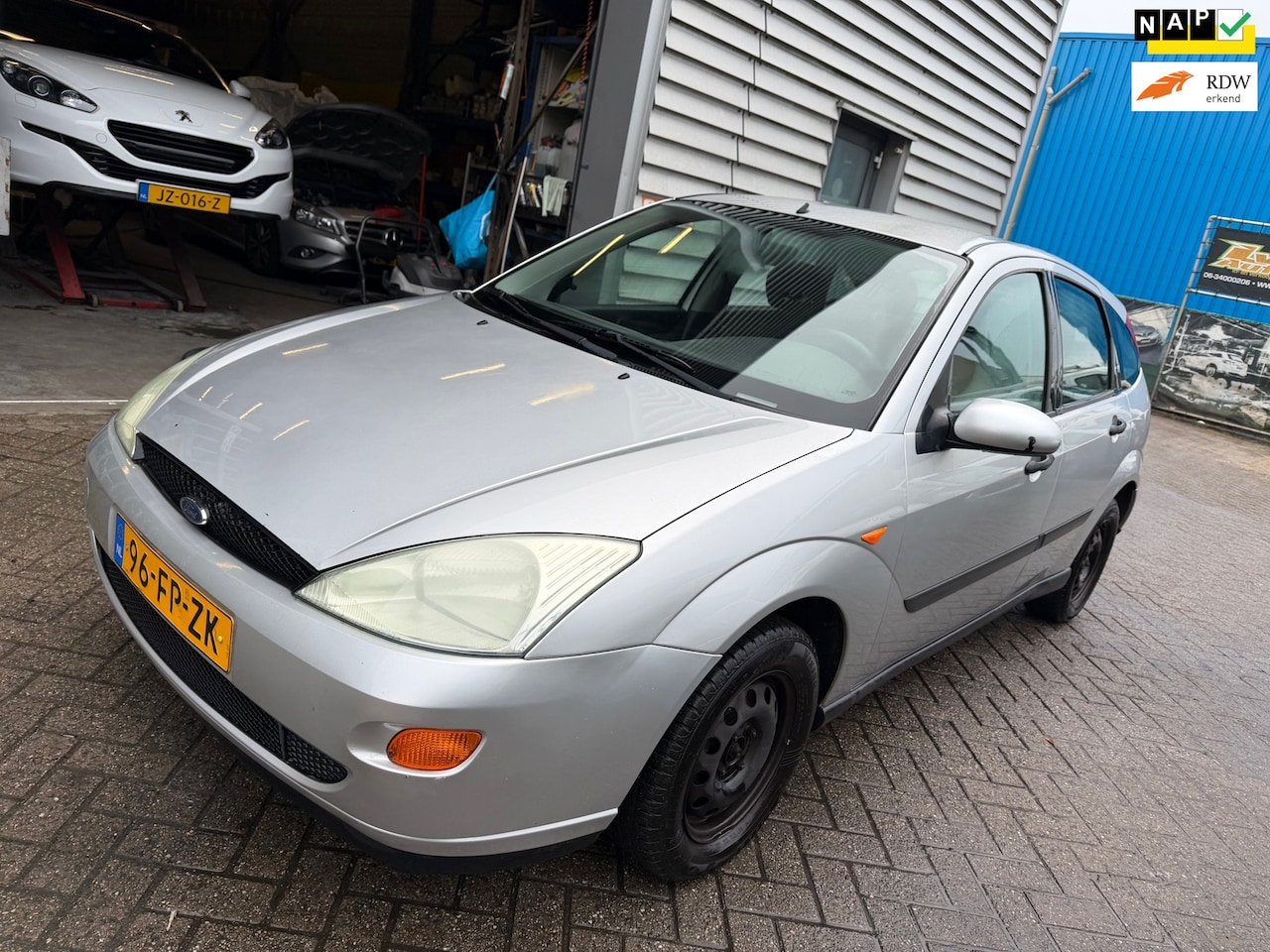 Ford Focus - 1.6-16V Trend AIRCO BJ 5-2000 APK 5-2026 - AutoWereld.nl