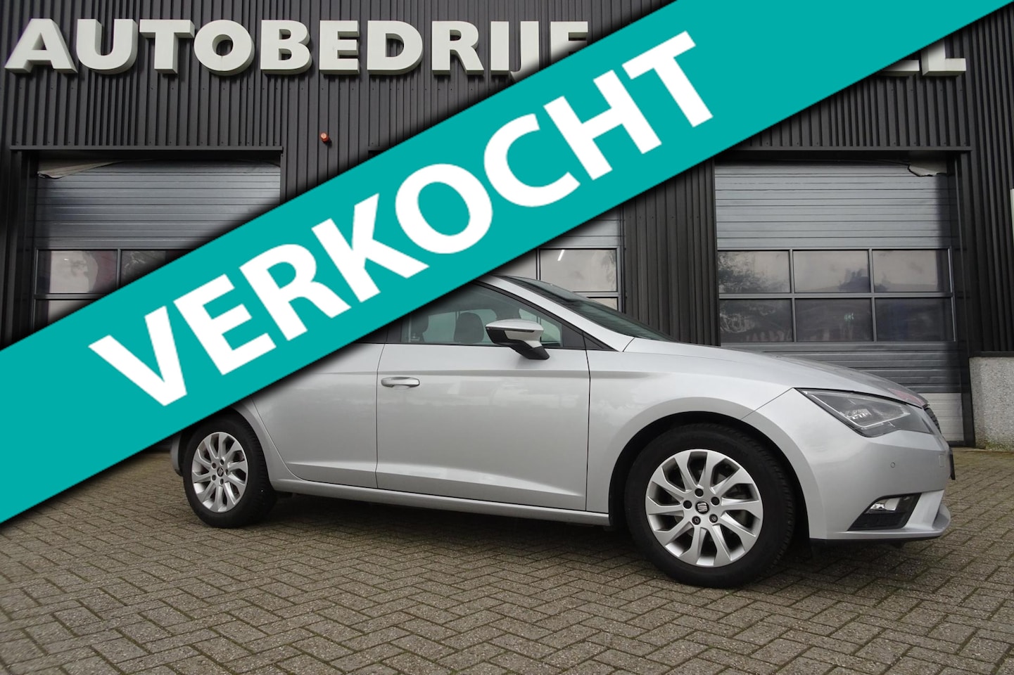 SEAT Leon - 1.0 EcoTSI Style CONNECT, NL AUTO, NAP, CARPLAY, CAMERA, ALL-SEASON BANDEN - AutoWereld.nl