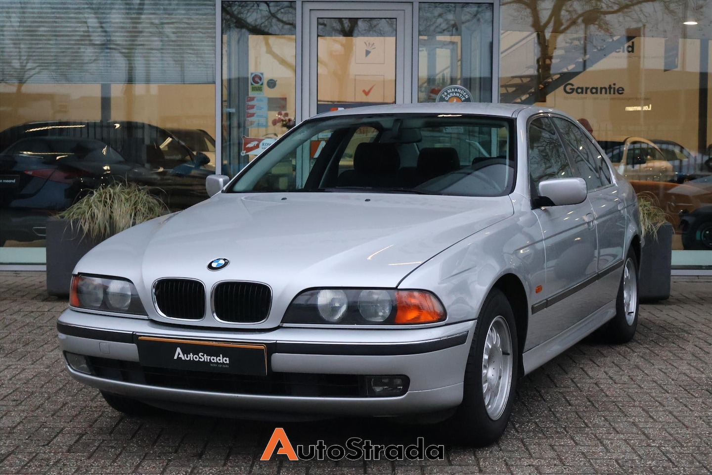 BMW 5-serie - 520i - Uniek – Origineel NL – 1e Eigenaar – 79.510 km – Inc originele aankoopfactuur - AutoWereld.nl