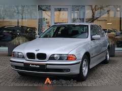 BMW 5-serie - 520i - Uniek – Origineel NL – 1e Eigenaar – 79.510 km – Inc originele aankoopfactuur