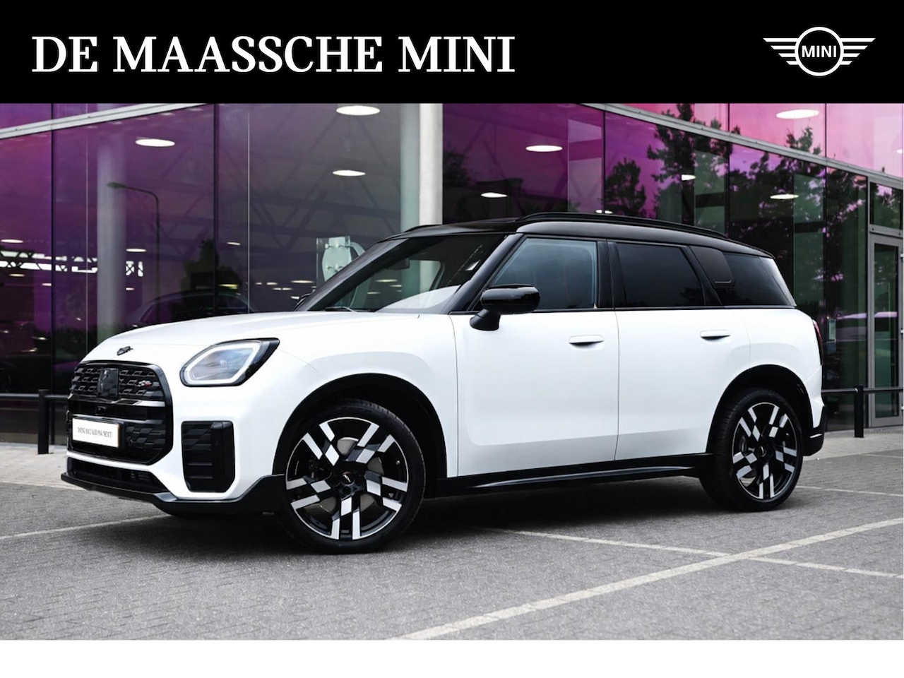 MINI Countryman - E / John Cooper Works / Pakket L / 20" John Cooper Works Flag Spoke 2-tone - AutoWereld.nl