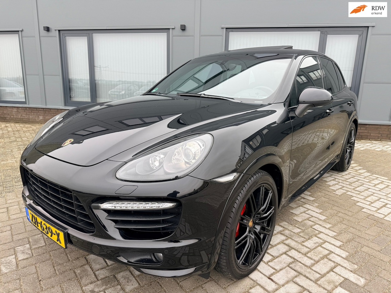 Porsche Cayenne - 4.8 GTS|420pk|Schuifdak|Black on Black|Volledig historie| - AutoWereld.nl