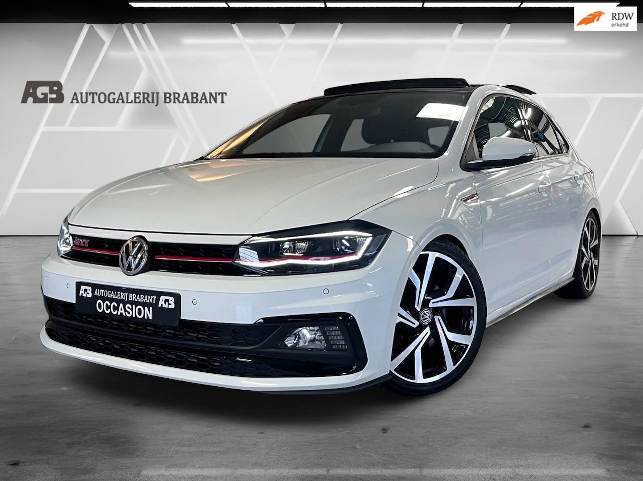 Volkswagen Polo - 2.0 TSI GTI / Automaat/Carplay/Pano/ACC - AutoWereld.nl