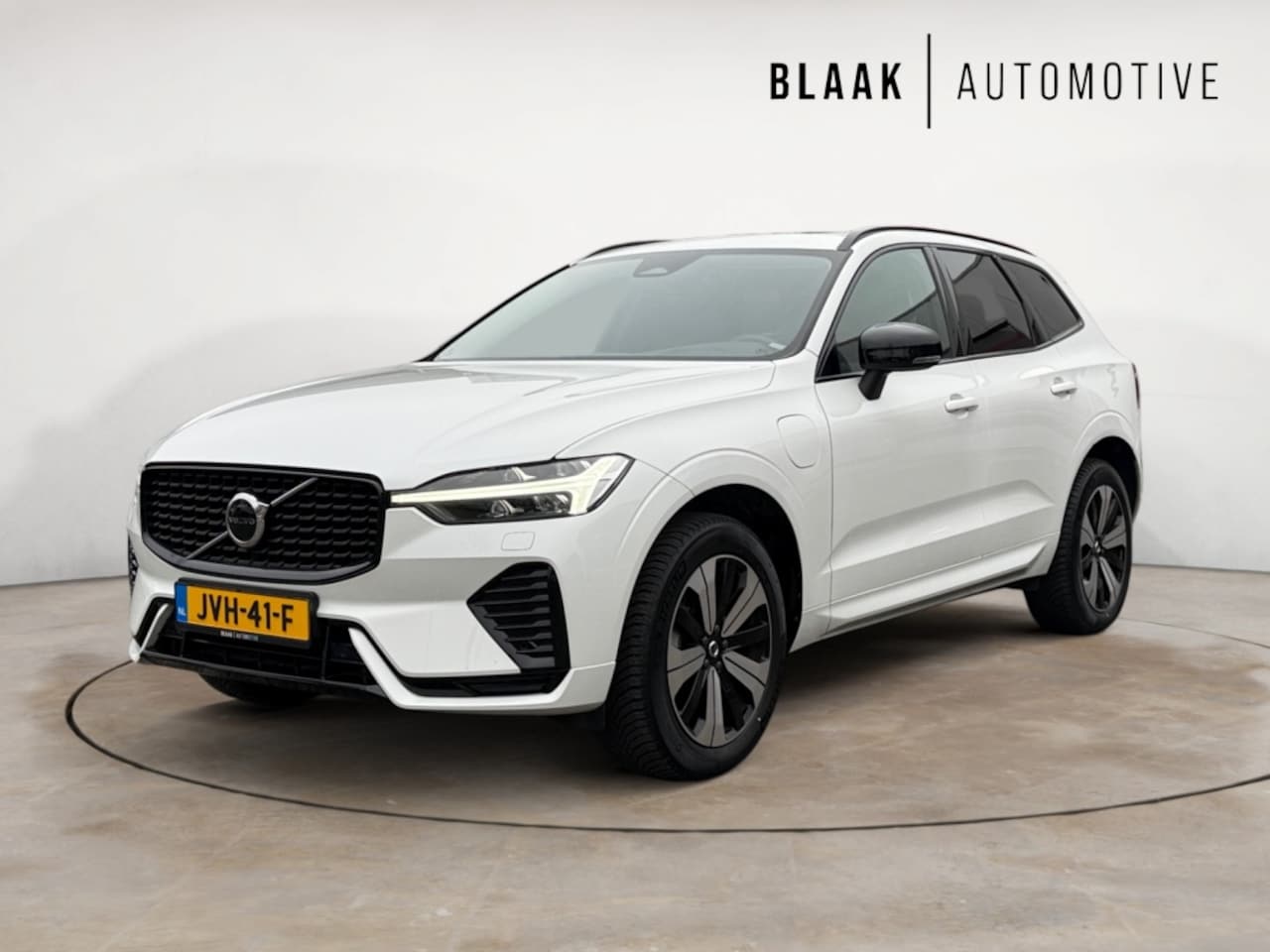 Volvo XC60 - 2.0 T6 AWD + Dark Panoramadak | Camera | Lederen bekleding - AutoWereld.nl