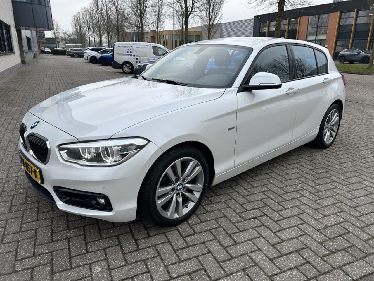 BMW 1-serie - 118i Corp L. Hi Exec - AutoWereld.nl