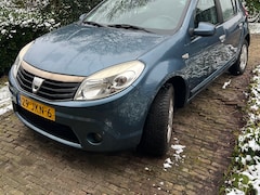 Dacia Sandero - 1.6 Lauréate APK tot januari 2027, nieuwe voorbanden.
