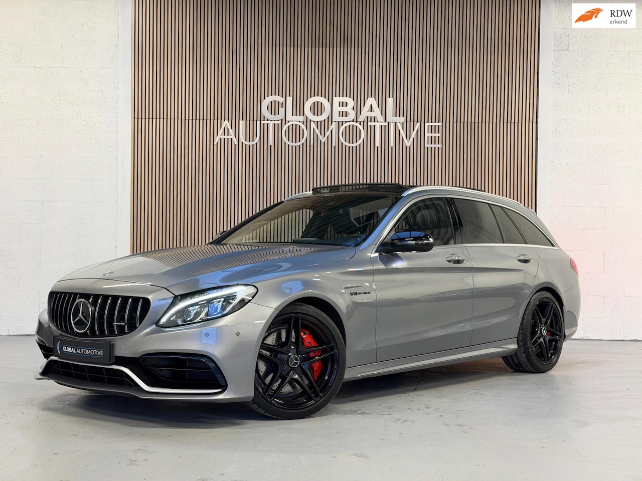 Mercedes-Benz C-klasse Estate - AMG 63 - SCHUIFDAK - BURMESTER - SPORTUITLAAT - MEMORY - AutoWereld.nl
