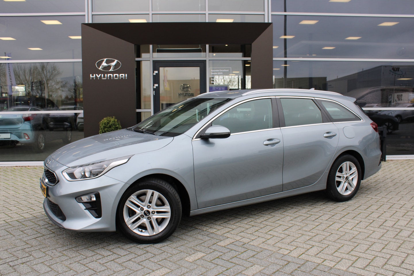 Kia Cee'd Sportswagon - Ceed 1.0 T-GDi DynamicLine | Navigatie | Airco | Achteruitrijcamera | | Achteruitrijcamera - AutoWereld.nl