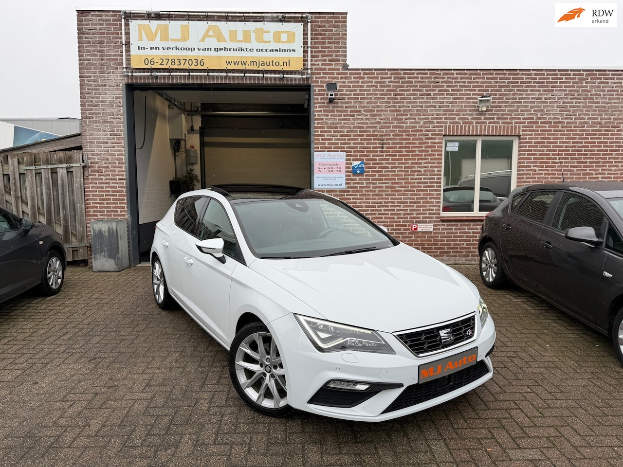 SEAT Leon - 2.0 TSI FR Business Intense DSG navi panoramadak - AutoWereld.nl