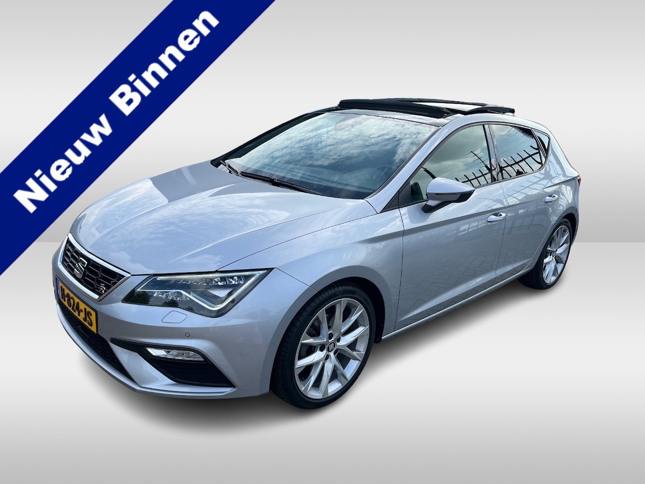 SEAT Leon - 1.5 TSI FR Ultimate Edition / Panorama dak / Afneembare trekhaak / Full Led / Beats / Adap - AutoWereld.nl