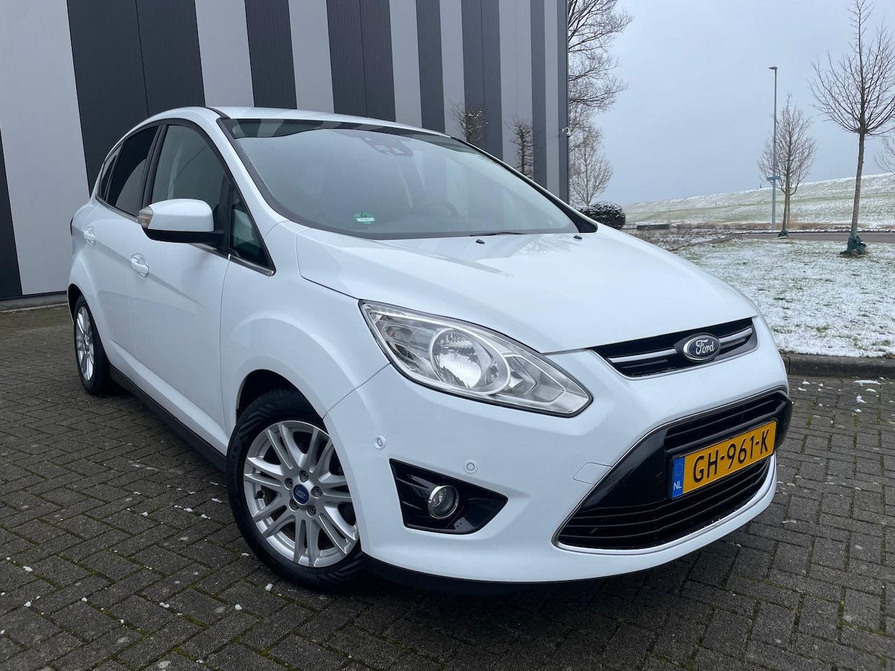 Ford C-Max - 1.0 Titanium Nw APK-Stoelvw-Pdc-Camera-Clima-Cruise-Trekhaak - AutoWereld.nl