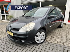 Renault Clio - 1.4-16V LEES TEKST