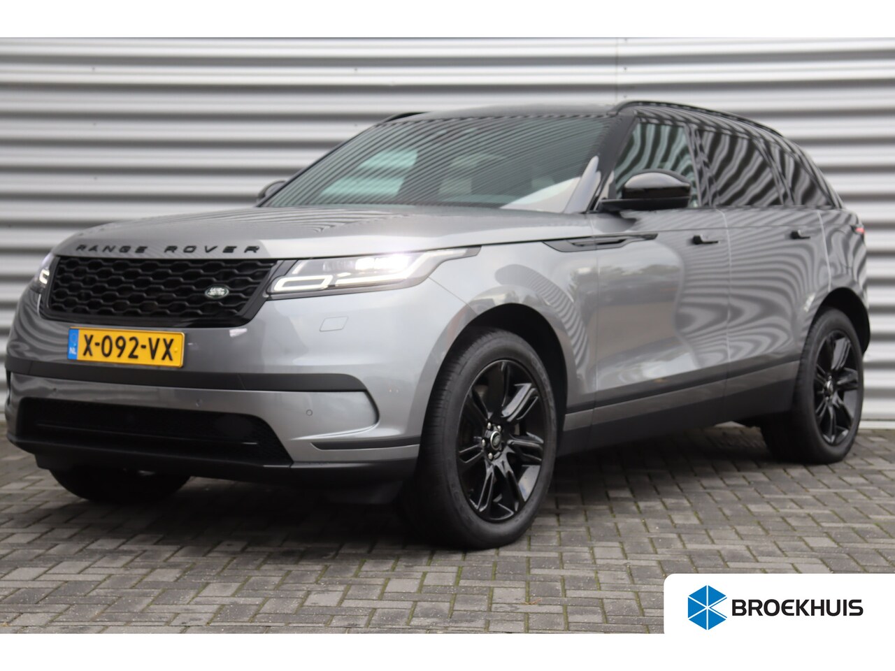 Land Rover Range Rover Velar - 2.0 P400e 404PK S AUTOMAAT / NAVI / LEDER / CLIMA / FULL-LED / 20" LMV / CAMERA / KEYLESS - AutoWereld.nl