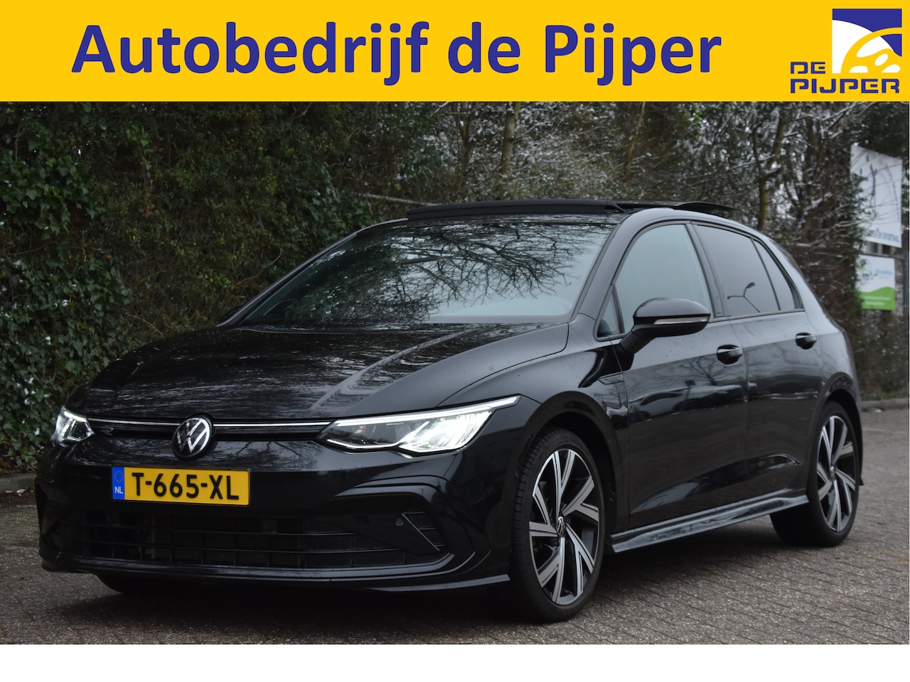 Volkswagen Golf - 1.5 eTSI R-Line Business Black Style | Pano.dak | Harman/Kardon | Camera | Stuurverwarming - AutoWereld.nl