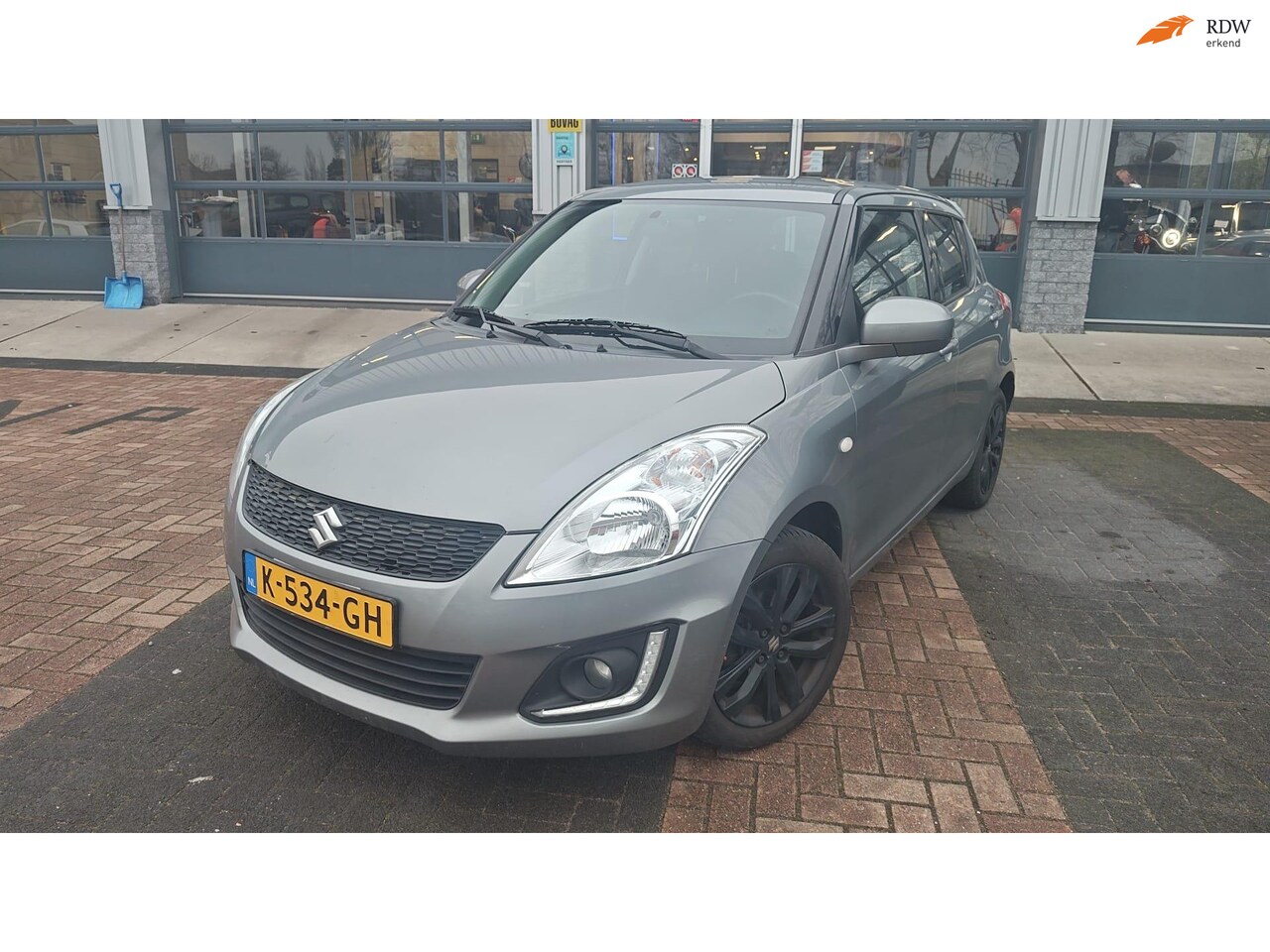 Suzuki Swift - 1.2 Bandit EASSS / Airco / Cruise control / L.m velgen - AutoWereld.nl