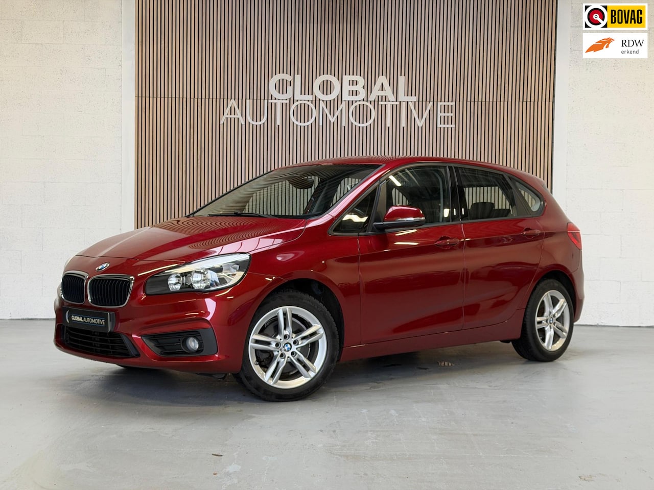 BMW 2-serie Active Tourer - 220i Centennial High Executive - STOELVERWARMING - CRUISE CONTROL - LAGE KM STAND - AutoWereld.nl