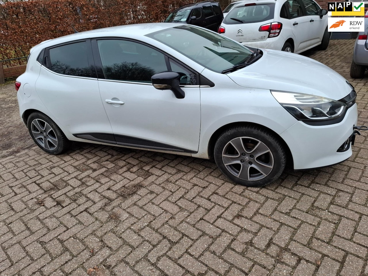 Renault Clio - 0.9 TCe ECO Night&Day ketting versprongen - AutoWereld.nl