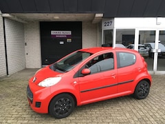 Peugeot 107 - 1.0-12V XS / 5 DEUREN / ZUINIG / APK NOVEMBER 2026 / LABEL A