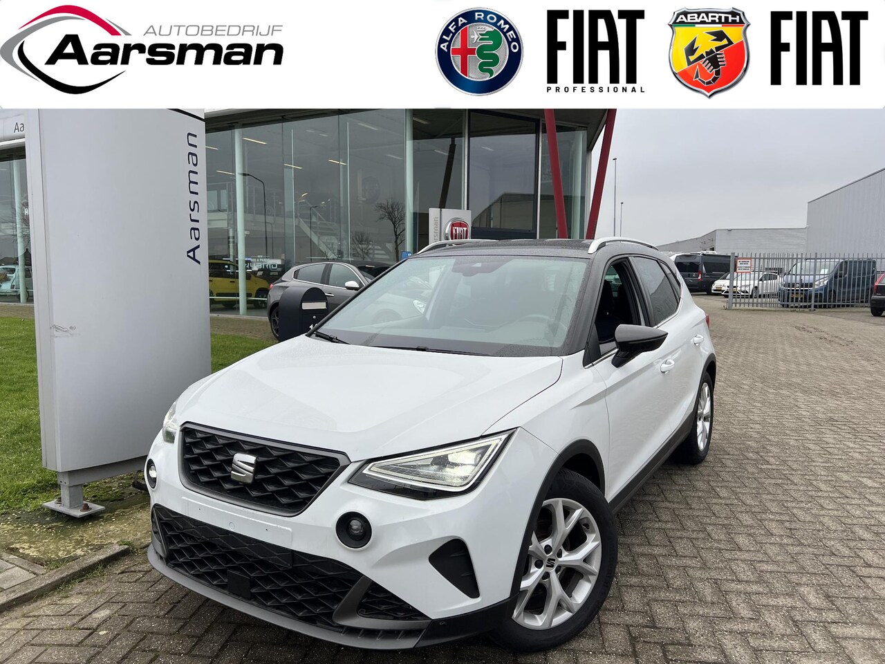 SEAT Arona - 1.0 TSI FR | LED | Adaptive cruise | Carplay | Climate control | Virtual cockpit - AutoWereld.nl