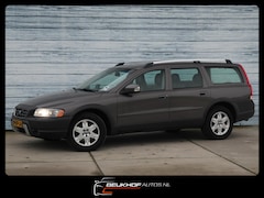 Volvo XC70 - 2.4 D5 Trekhaak Automaat Navigatie Cruise Leer