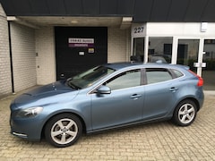 Volvo V40 - 1.6 D2 Momentum / CAMERA / APK MEI 2026 / EXPORT / ALU VELGEN