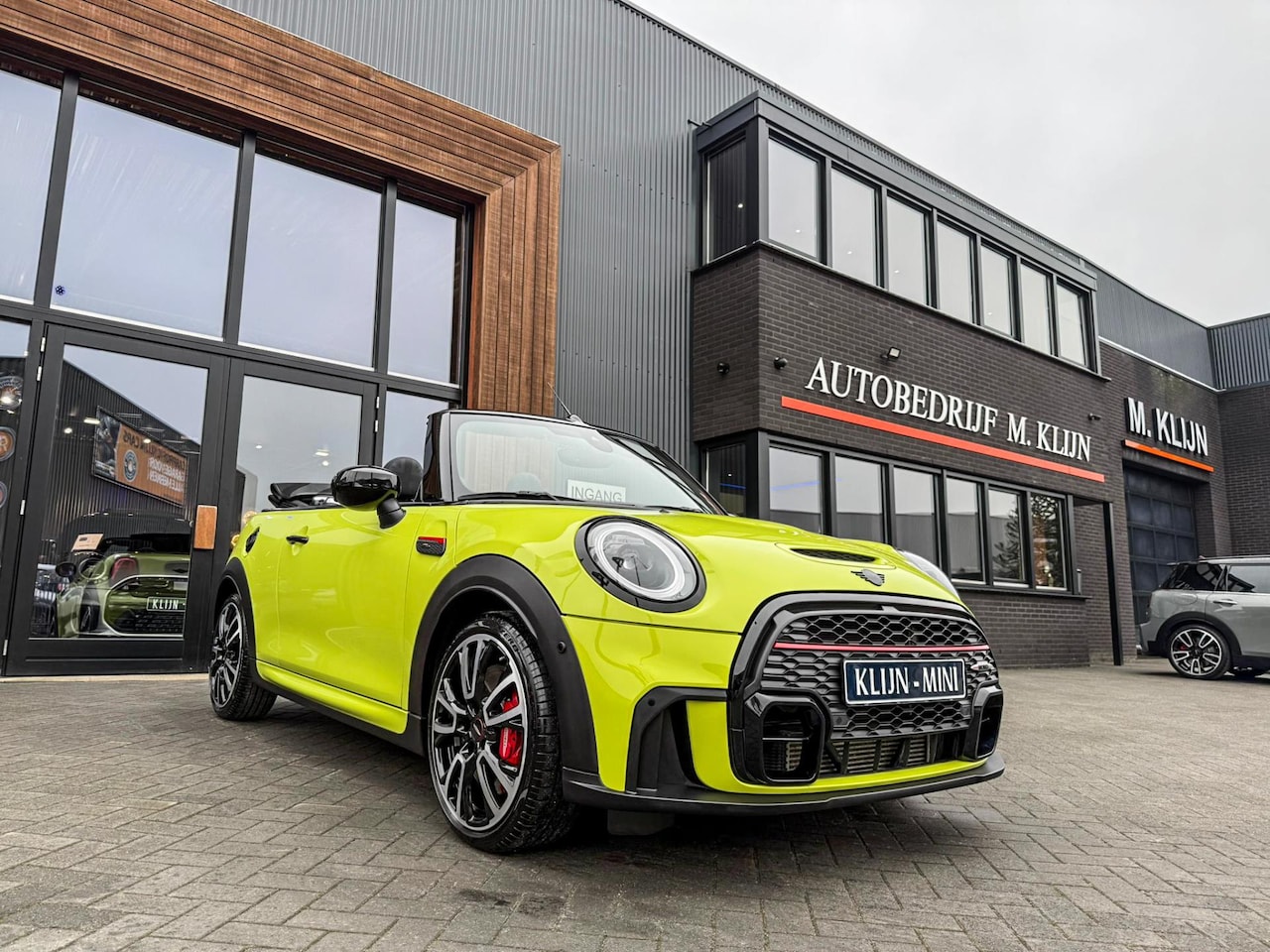 MINI Cabrio - Mini 2.0 John Cooper Works JCW Pack F1 231pk Mellow Yellow/bomvol/Uniek - AutoWereld.nl