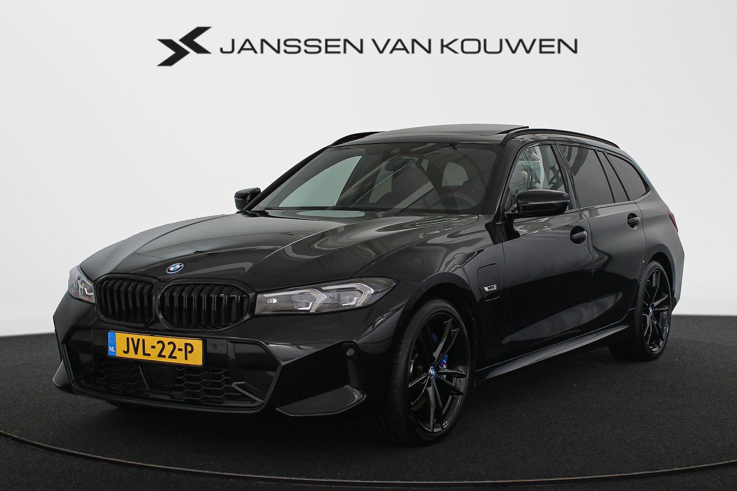 BMW 3-serie Touring - 320e M Sport Keyless Panoramadak HiFi Achteruitrijcamera - AutoWereld.nl
