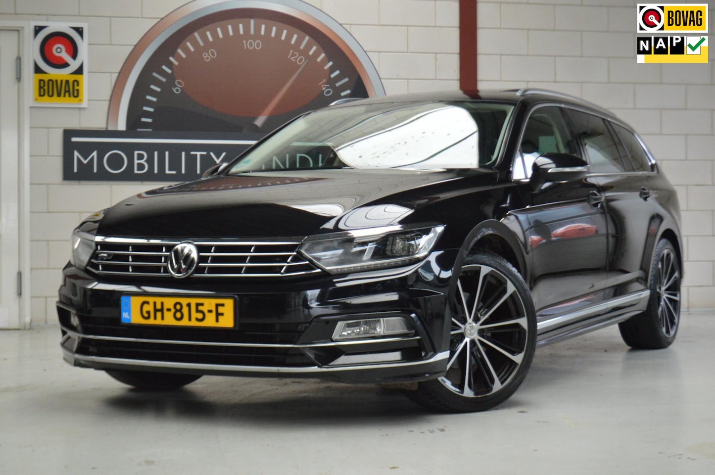 Volkswagen Passat Variant - 1.4 TSI ACT Bus. Edition R, NL-auto, TREKHAAK, ALL-SEASON - AutoWereld.nl
