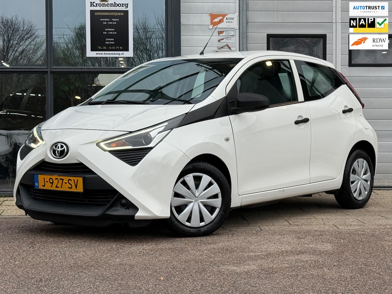 Toyota Aygo - 1.0 VVT-i x-fun 1.0 VVT-i x-fun, CARPLAY, NAP, APK - AutoWereld.nl