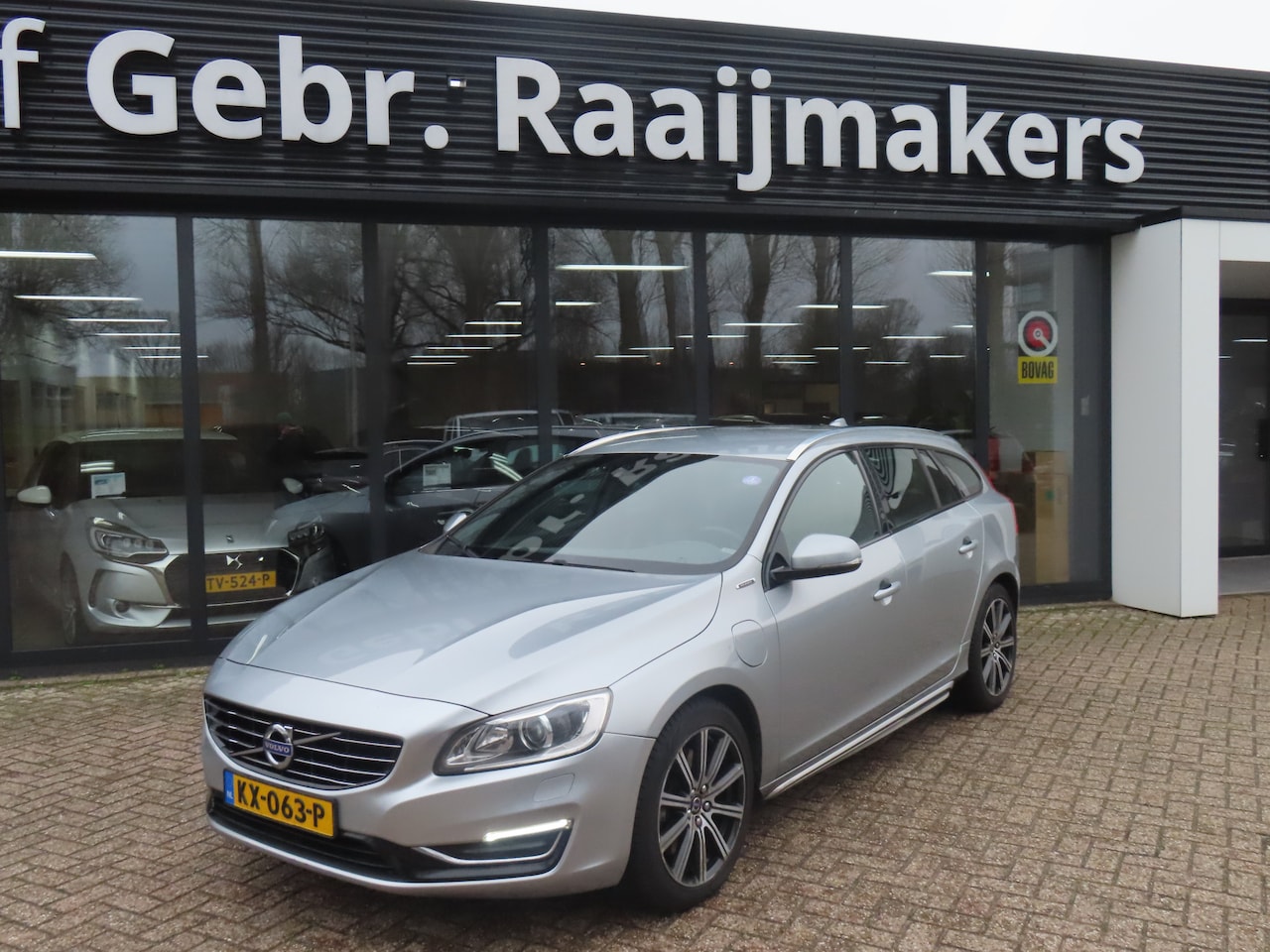 Volvo V60 - 2.4 D6 Twin Engine Momentum*Leder*Navi*Xenon*EXPORT* - AutoWereld.nl