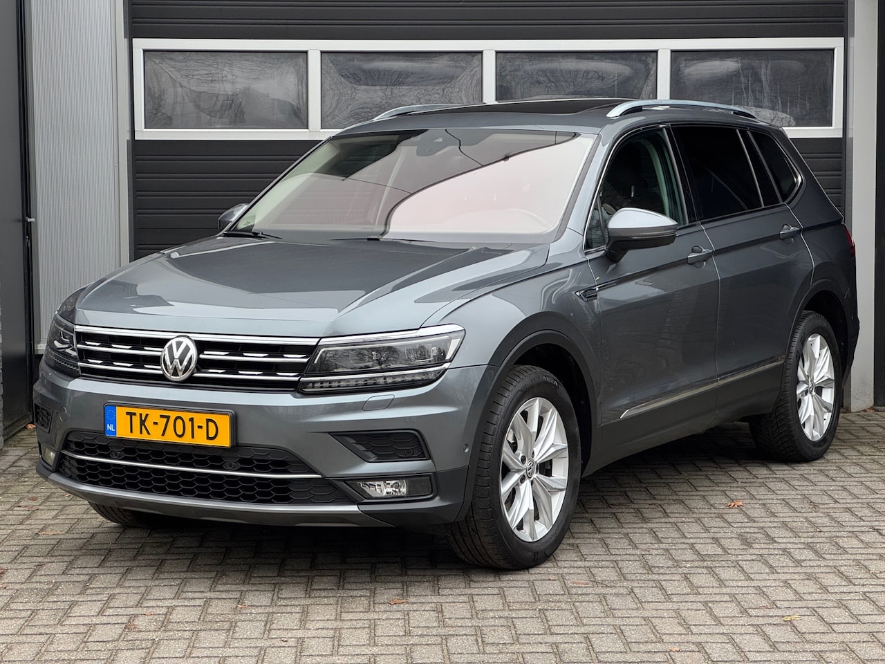 Volkswagen Tiguan Allspace - 1.4 TSI Highline 7p. Trekhaak, Pano, Virtual, Camera, Stoelverwarming, NAP - AutoWereld.nl