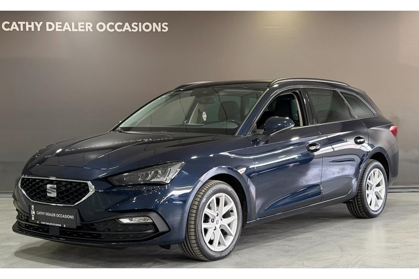 SEAT Leon Sportstourer - 1.0 eTSI Style Business Intense trekhaak veel extra's - AutoWereld.nl